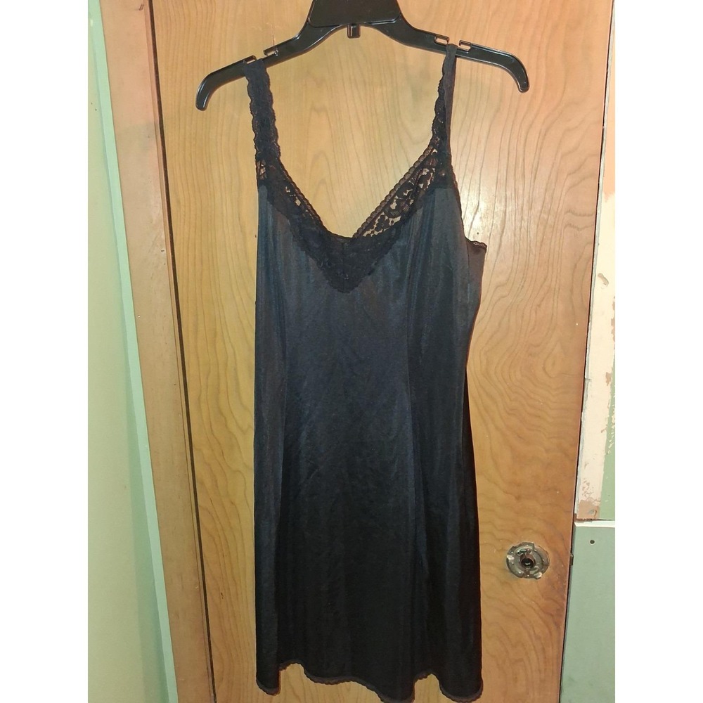 Vintage 1960's-1970' Vvanity Fair Black Full Slip Lace Trim USA Tag Size 38(L)